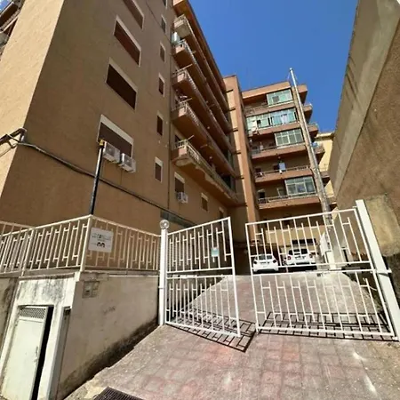 Le Sorelle Apartment *