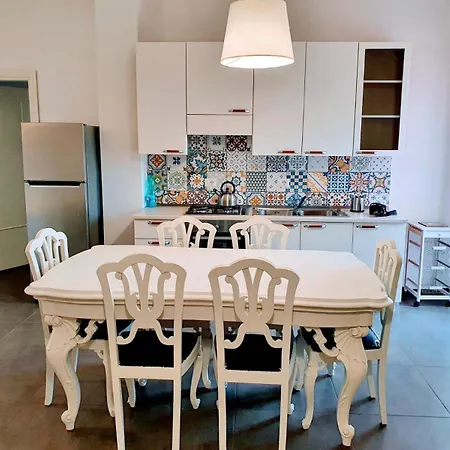 Le Sorelle Apartment *