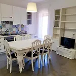 Le Sorelle Apartment
